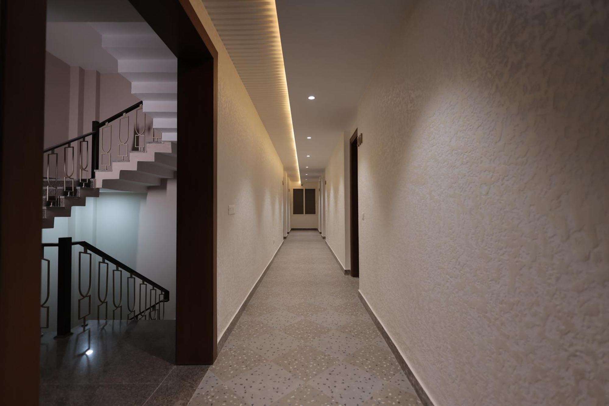 Hotel Regal Palm ムラーダーバード エクステリア 写真