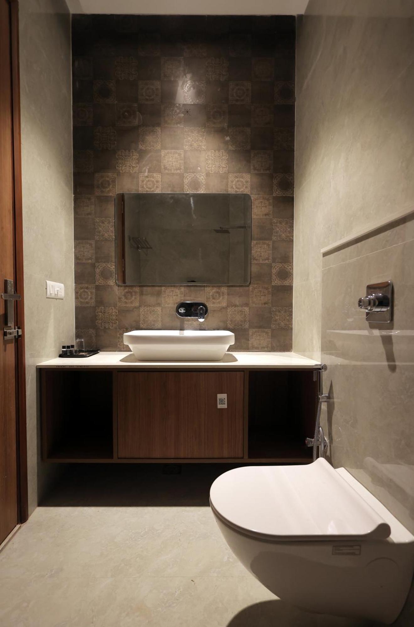 Hotel Regal Palm ムラーダーバード エクステリア 写真